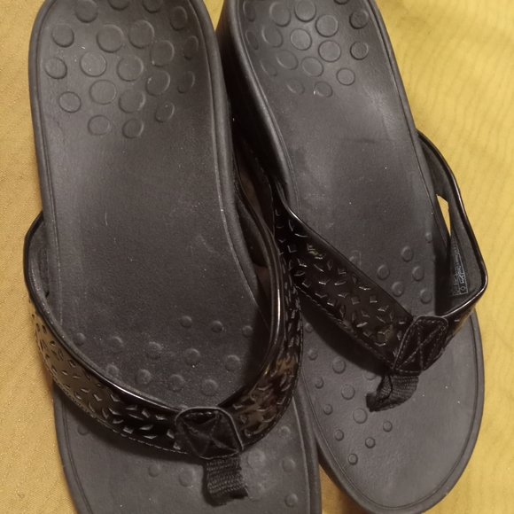 EUC Vionic Sandal Wedges - Picture 4 of 4